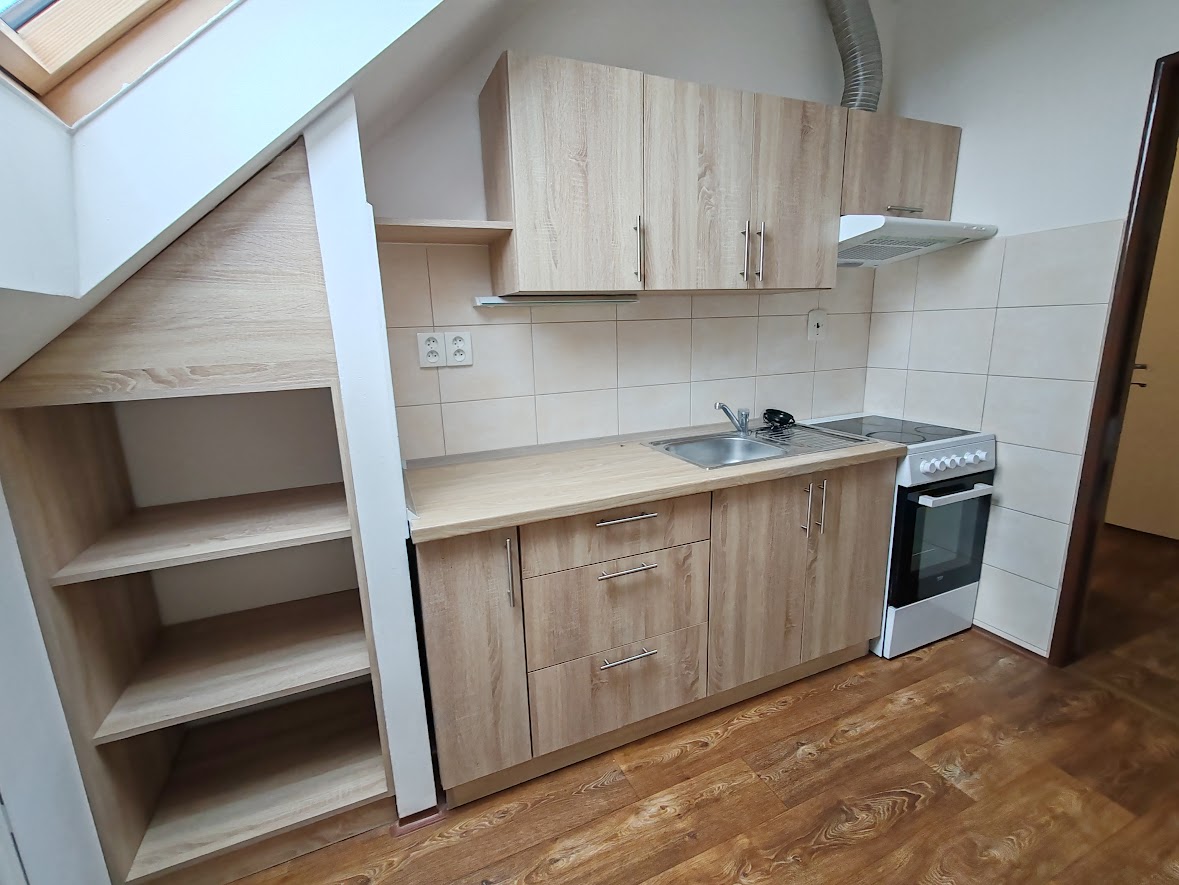 639105490614788015_kuchyňská linka 2.jpg